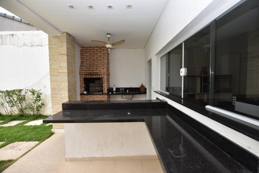 Casa Com Piscina A 150M Da Praia Da Enseada Гуаружа Экстерьер фото