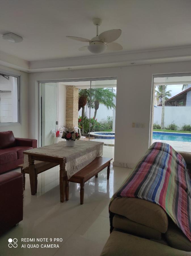 Casa Com Piscina A 150M Da Praia Da Enseada Гуаружа Экстерьер фото